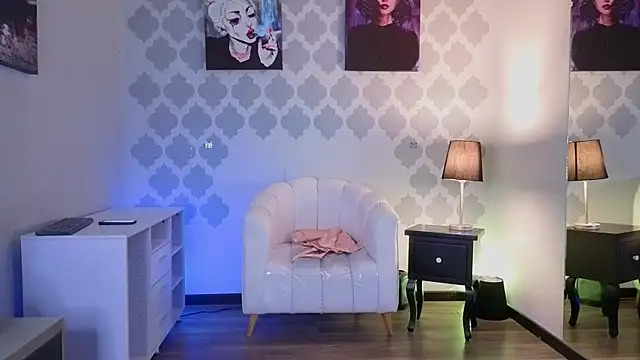 GabyPetit online show from 07-17-26, 07:52