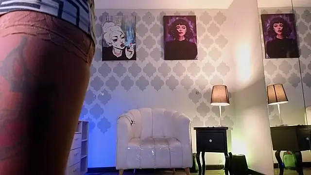 GabyPetit online show from 07-21-26, 07:49