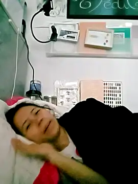 Snapshot of doggiepossession chatting on 03-09-25, 06:50 doggiepossession online show from 03-09-25, 06:50