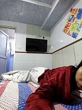 Snapshot of doggiepossession chatting on 12-20-25, 08:21 doggiepossession online show from 12-20-25, 08:21