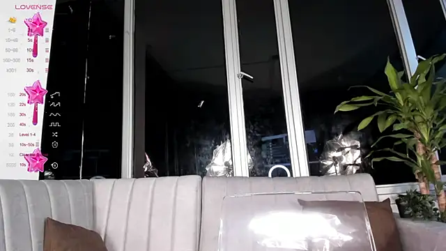 Snapshot of Megan_Lim chatting on 01-18-25, 10:28 Megan Lim online show from 01-18-25, 10:28