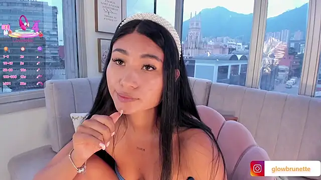 Snapshot of Megan_Lim chatting on 02-20-25, 01:19 Megan Lim online show from 02-20-25, 01:19