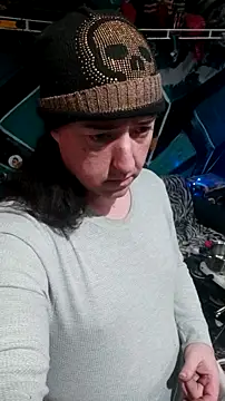 Boo-boo kittyfux online show from 12-15-25, 09:35