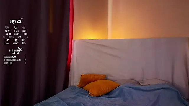 GillianDowdey online show from 09-28-25, 02:50