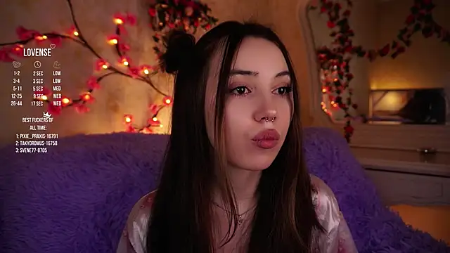 GillianDowdey online show from 11-29-25, 02:36