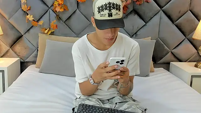 Buda and Cataleya  online show from 11-04-25, 03:44