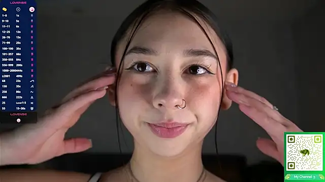 AislyEmbury online show from 12-18-25, 04:51