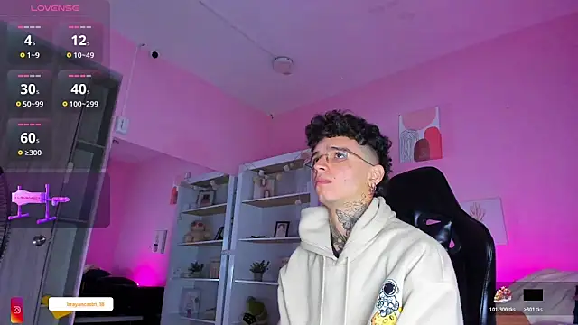 Ian Castillo  online show from 12-22-25, 11:18