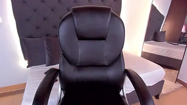 ninfomaria  online show from 07-17-26, 06:35