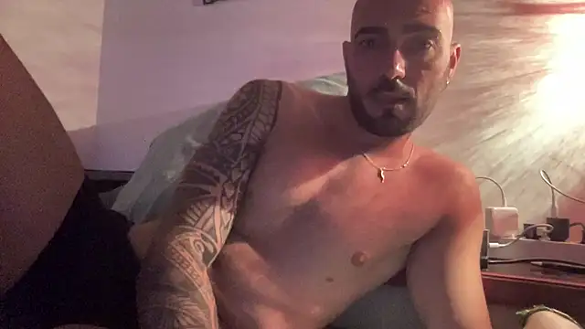 alessandromori91 online show from 09-11-25, 08:31