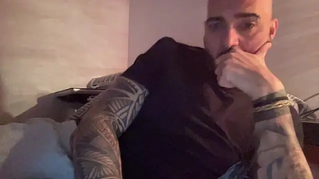 alessandromori91 online show from 12-22-25, 10:18