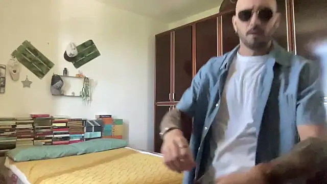 alessandromori91 online show from 04-19-26, 10:47