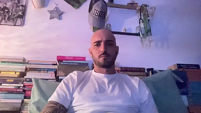 alessandromori91 online show from 04-19-26, 11:07