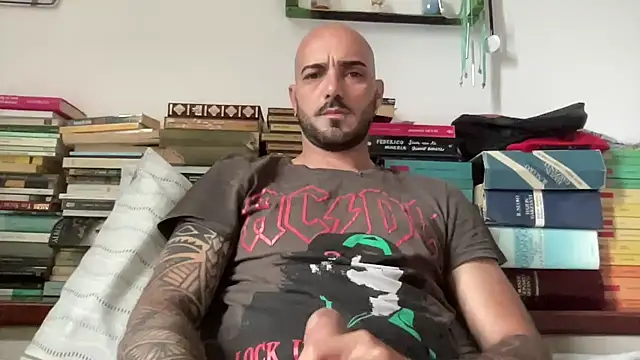 alessandromori91 online show from 06-03-26, 05:43
