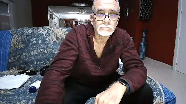 Snapshot of maduroguapo chatting on 01-19-25, 10:06 maduroguapo online show from 01-19-25, 10:06