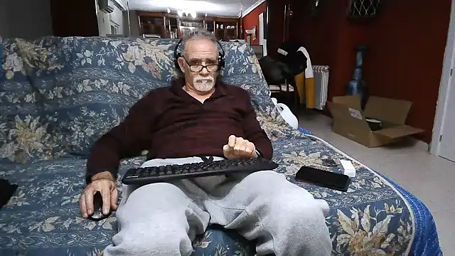 Snapshot of maduroguapo chatting on 02-01-25, 09:51 maduroguapo online show from 02-01-25, 09:51