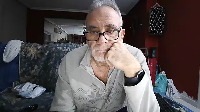 Snapshot of maduroguapo chatting on 02-08-25, 10:51 maduroguapo online show from 02-08-25, 10:51