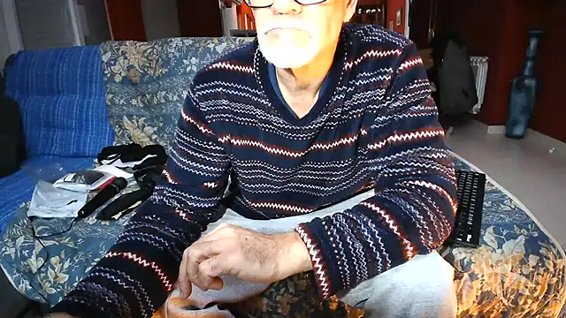Snapshot of maduroguapo chatting on 03-04-25, 10:38 maduroguapo online show from 03-04-25, 10:38