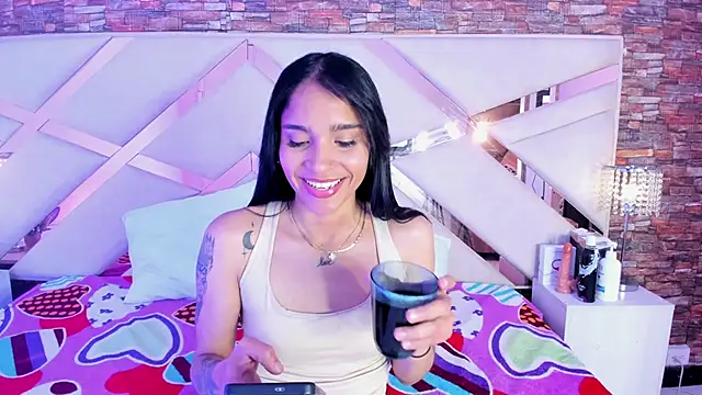 Snapshot of sophie_pariss chatting on 11-06-25, 01:39 sophie pariss online show from 11-06-25, 01:39