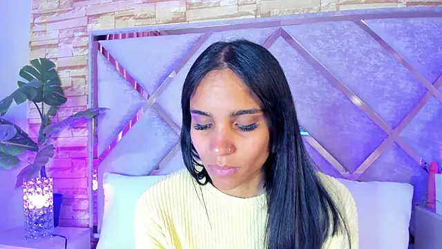 Snapshot of sophie_pariss chatting on 11-14-25, 02:10 sophie pariss online show from 11-14-25, 02:10