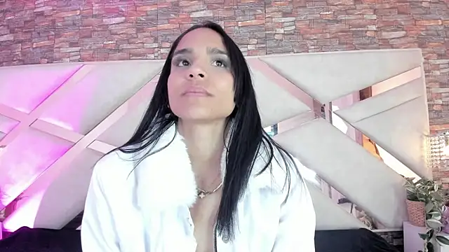 Snapshot of sophie_pariss chatting on 12-01-25, 02:05 sophie pariss online show from 12-01-25, 02:05