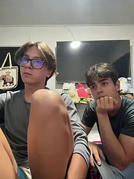 Alex and Fabian online show from 05-17-26, 04:32