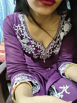 Snapshot of priya_sharma02 chatting on 05-31-26, 11:17 priya sharma02 online show from 05-31-26, 11:17
