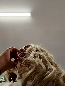 madelaine- online show from 02-28-25, 12:10