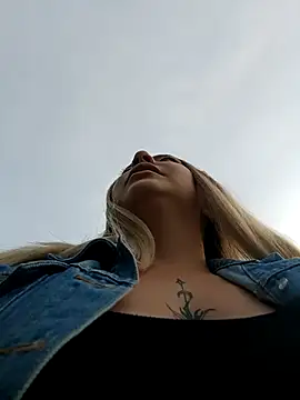 madelaine- online show from 09-11-25, 10:21