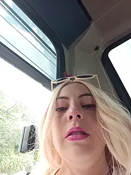 madelaine- online show from 04-18-26, 01:59