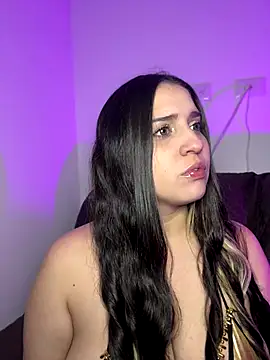 Snapshot of valentina_jonnes1 chatting on 10-10-25, 06:45 valentina jonnes1 online show from 10-10-25, 06:45