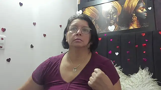 Evaaross 2345 online show from 04-20-26, 01:47