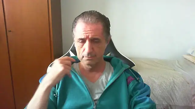 lliuk70mi online show from 04-29-26, 01:04