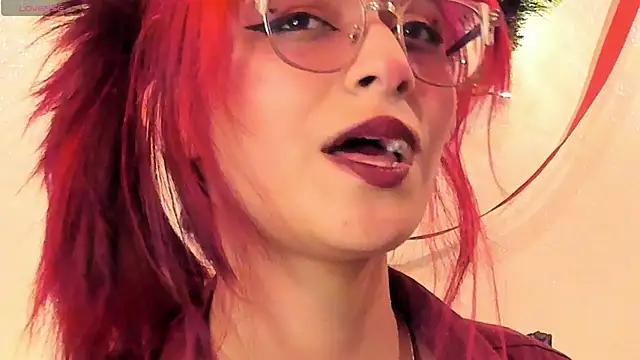 RedMeloddy online show from 12-17-25, 12:05