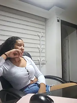 cute mia23 online show from 01-28-25, 05:11