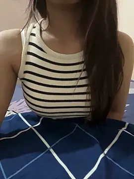 Snapshot of _riyaahahaha_ chatting on 01-05-25, 08:21 riyaahahaha online show from 01-05-25, 08:21