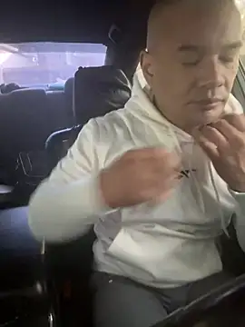 Snapshot of EatMyCake831 chatting on 01-06-25, 05:49 EatMyCake831 online show from 01-06-25, 05:49