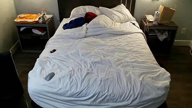 Snapshot of EatMyCake831 chatting on 01-11-25, 06:01 EatMyCake831 online show from 01-11-25, 06:01