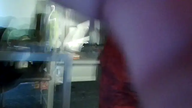 Snapshot of EatMyCake831 chatting on 03-05-25, 05:18 EatMyCake831 online show from 03-05-25, 05:18