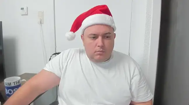 Snapshot of BigromeoXX chatting on 12-25-24, 11:54 BigromeoXX online show from 12-25-24, 11:54