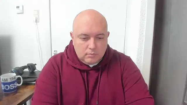 Snapshot of BigromeoXX chatting on 12-28-24, 12:13 BigromeoXX online show from 12-28-24, 12:13