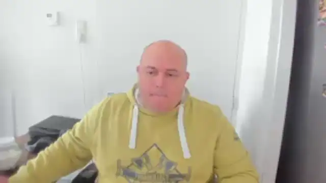 Snapshot of BigromeoXX chatting on 10-25-25, 12:45 BigromeoXX online show from 10-25-25, 12:45