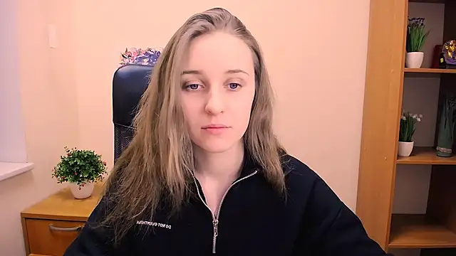 Snapshot of _Nicole_new chatting on 01-19-25, 12:17  Nicole new online show from 01-19-25, 12:17