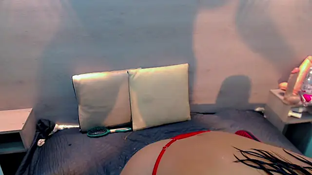 Isalombardi online show from 02-16-25, 05:48