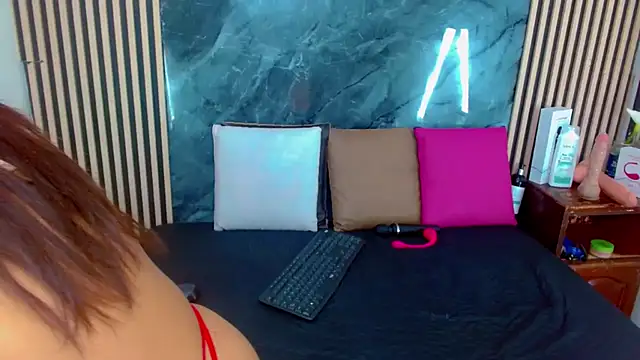 Isalombardi online show from 02-26-25, 03:21