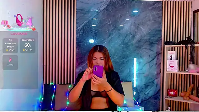 Isalombardi online show from 11-28-25, 03:42