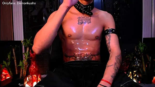 Snapshot of DemonKush-- chatting on 11-19-25, 10:04 DemonKush-- online show from 11-19-25, 10:04