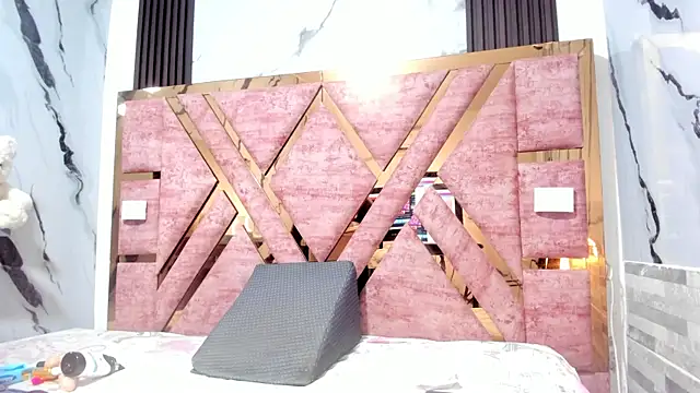 mia alvares online show from 11-28-25, 11:46