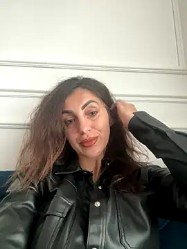 Snapshot of EmaSkyes chatting on 10-23-25, 07:07 EmaSkyes online show from 10-23-25, 07:07