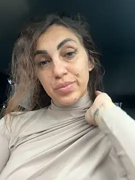 Snapshot of EmaSkyes chatting on 11-05-25, 07:30 EmaSkyes online show from 11-05-25, 07:30